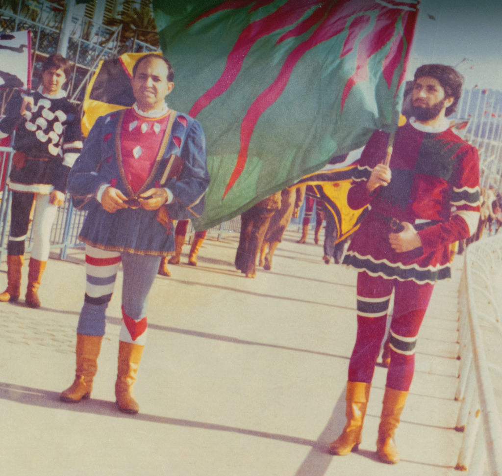 Luca Barba e Felice Abate durante un corteo degli Sbandieratori Città de La Cava a Nizza